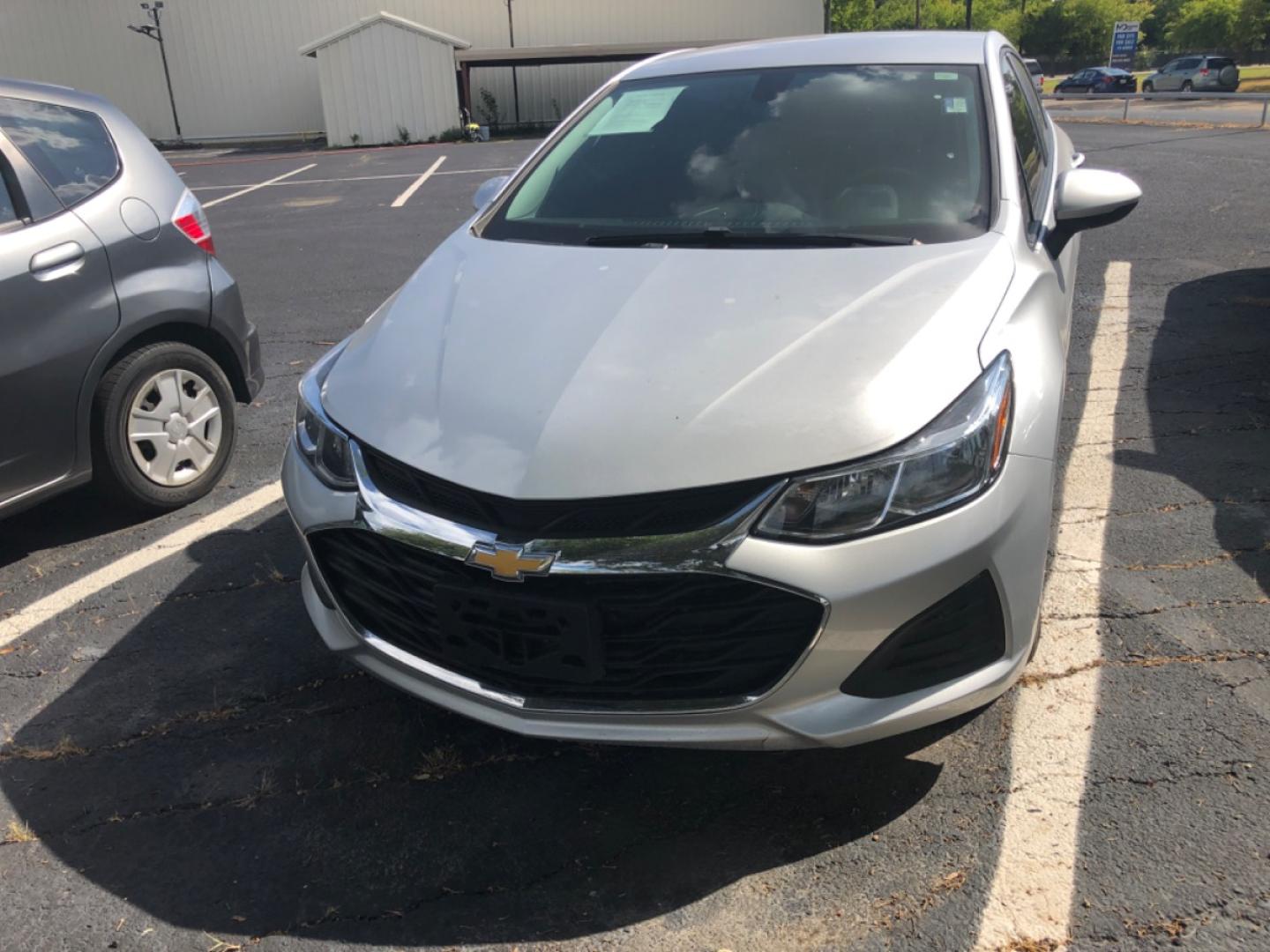 2019 Silver Chevrolet Cruze LS (1G1BJ5SM7K7) with an 1.4L L4 DOHC 16V TURBO engine, CVT transmission, located at 301 S.first st, garland , TX, 75040, (972) 272-8878, 32.910500, -96.631042 - Photo#0