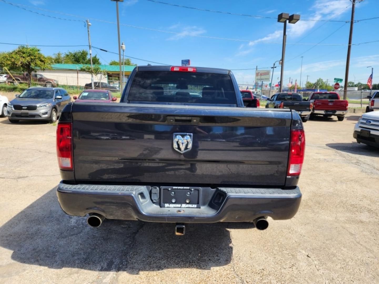 2014 RAM 1500 Tradesman/Express Crew Cab SWB 2WD (1C6RR6KT3ES) with an 5.7L V8 OHV 16V engine, 6-Speed Automatic transmission, located at 301 S.first st, garland , TX, 75040, (972) 272-8878, 32.910500, -96.631042 - Photo#1