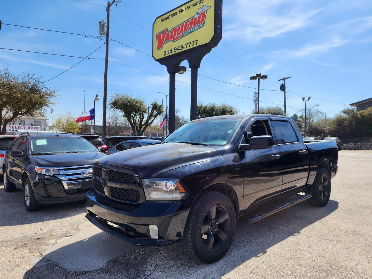 2014 RAM 1500 Tradesman Crew Cab SWB 4WD (1C6RR7KT8ES) with an 5.7L V8 OHV 16V engine, 6-Speed Automatic transmission, located at 945 E. Jefferson Blvd, Dallas, TX, 75203, (214) 943-7777, 32.752514, -96.811630 - Photo#0