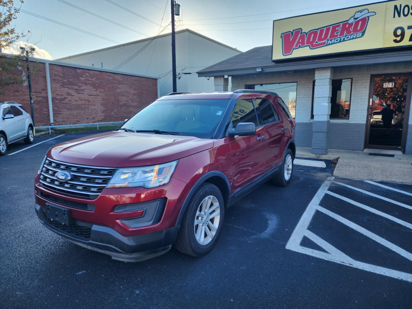 2016 Ford Explorer Base FWD (1FM5K7BH9GG) with an 2.3L L4 DOHC 16V engine, 6-Speed Automatic transmission, located at 945 E. Jefferson Blvd, Dallas, TX, 75203, (214) 943-7777, 32.752514, -96.811630 - Photo#0