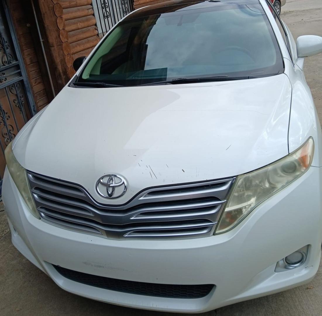 2011 Toyota Venza FWD I4 (4T3ZA3BB0BU) with an 2.7L L4 DOHC 16V engine, 6-Speed Automatic transmission, located at 945 E. Jefferson Blvd, Dallas, TX, 75203, (214) 943-7777, 32.752514, -96.811630 - Photo#1