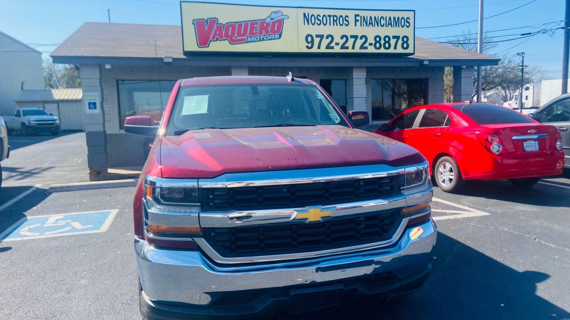 2016 Chevrolet Silverado 1500 LT Crew Cab 2WD (3GCPCREC7GG) with an 5.3L V8 OHV 16V engine, 6A transmission, located at 945 E. Jefferson Blvd, Dallas, TX, 75203, (214) 943-7777, 32.752514, -96.811630 - Photo#1