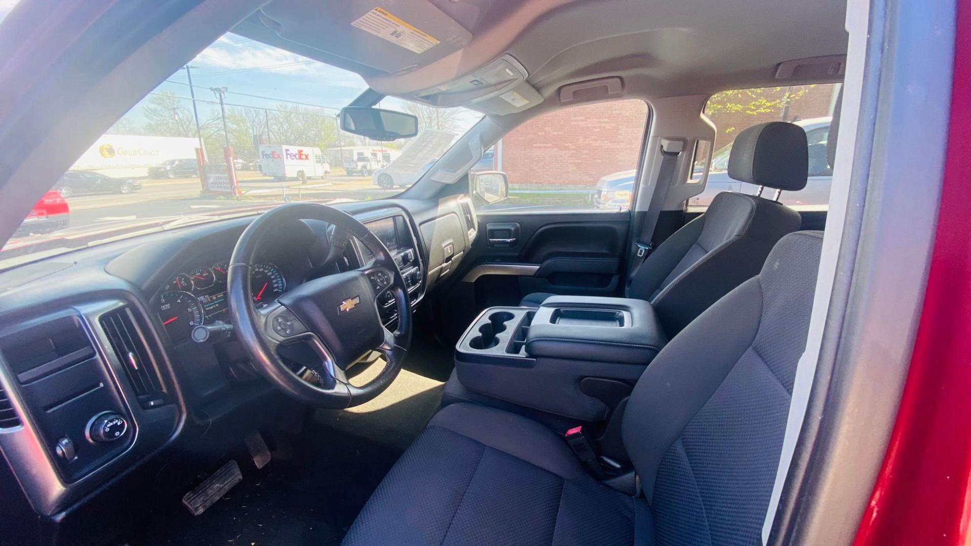 2016 Chevrolet Silverado 1500 LT Crew Cab 2WD (3GCPCREC7GG) with an 5.3L V8 OHV 16V engine, 6A transmission, located at 945 E. Jefferson Blvd, Dallas, TX, 75203, (214) 943-7777, 32.752514, -96.811630 - Photo#3