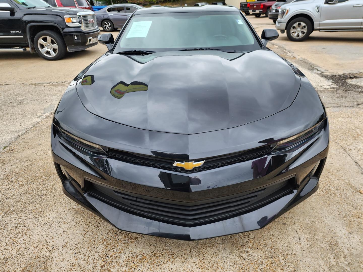 2017 Chevrolet Camaro 1LT Coupe (1G1FB1RS1H0) with an 3.6L V6 DOHC 24V engine, 6A transmission, located at 945 E. Jefferson Blvd, Dallas, TX, 75203, (214) 943-7777, 32.752514, -96.811630 - Photo#1