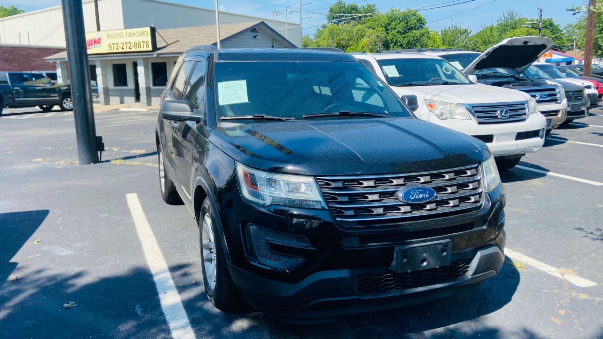 2016 Ford Explorer Base FWD (1FM5K7B8XGG) with an 3.5L V6 DOHC 24V engine, 6A transmission, located at 301 S.first st, garland , TX, 75040, (972) 272-8878, 32.910500, -96.631042 - Photo#0