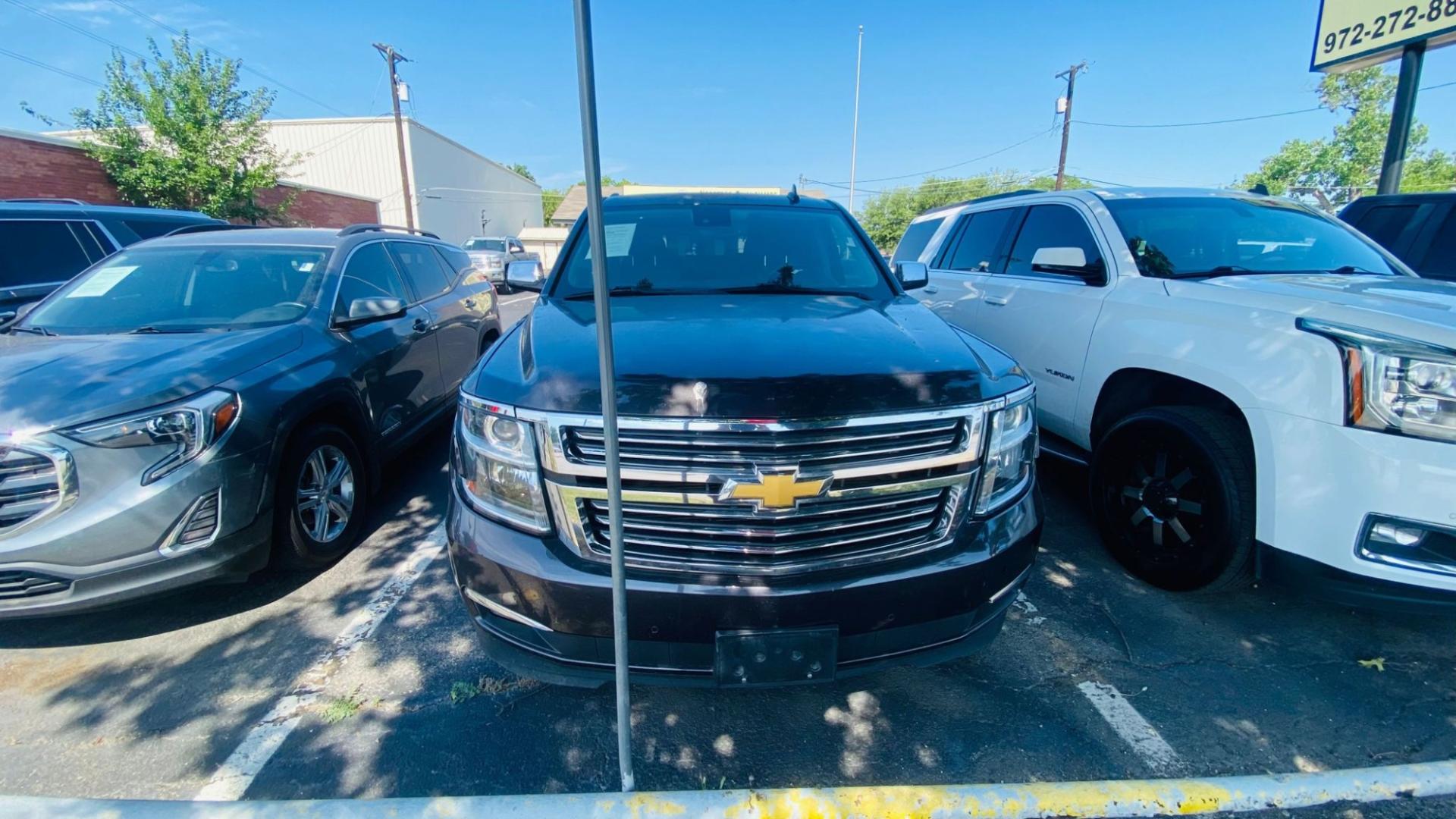 2015 Chevrolet Tahoe LTZ 2WD (1GNSCCKC5FR) with an 5.3L V8 OHV 16V engine, 6-Speed Automatic transmission, located at 945 E. Jefferson Blvd, Dallas, TX, 75203, (214) 943-7777, 32.752514, -96.811630 - Photo#2