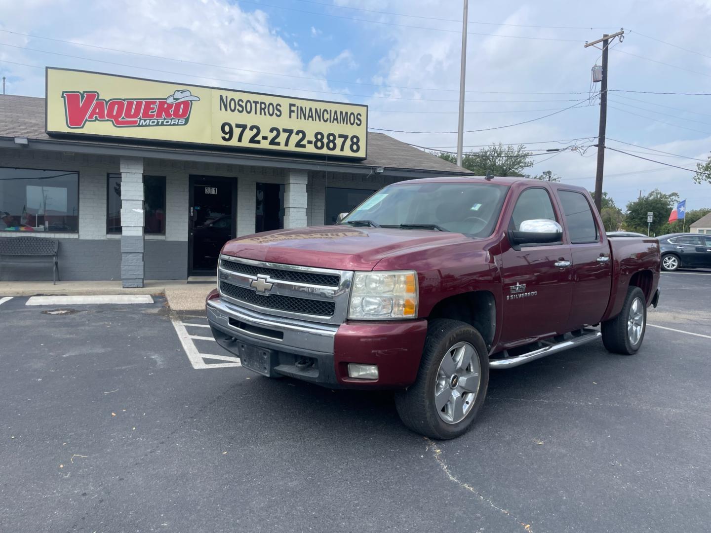 2009 Chevrolet Silverado 1500 LT1 Crew Cab 2WD (3GCEC23J79G) with an 5.3L V8 OHV 16V engine, 4-Speed Automatic transmission, located at 301 S.first st, garland , TX, 75040, (972) 272-8878, 32.910500, -96.631042 - Photo#0