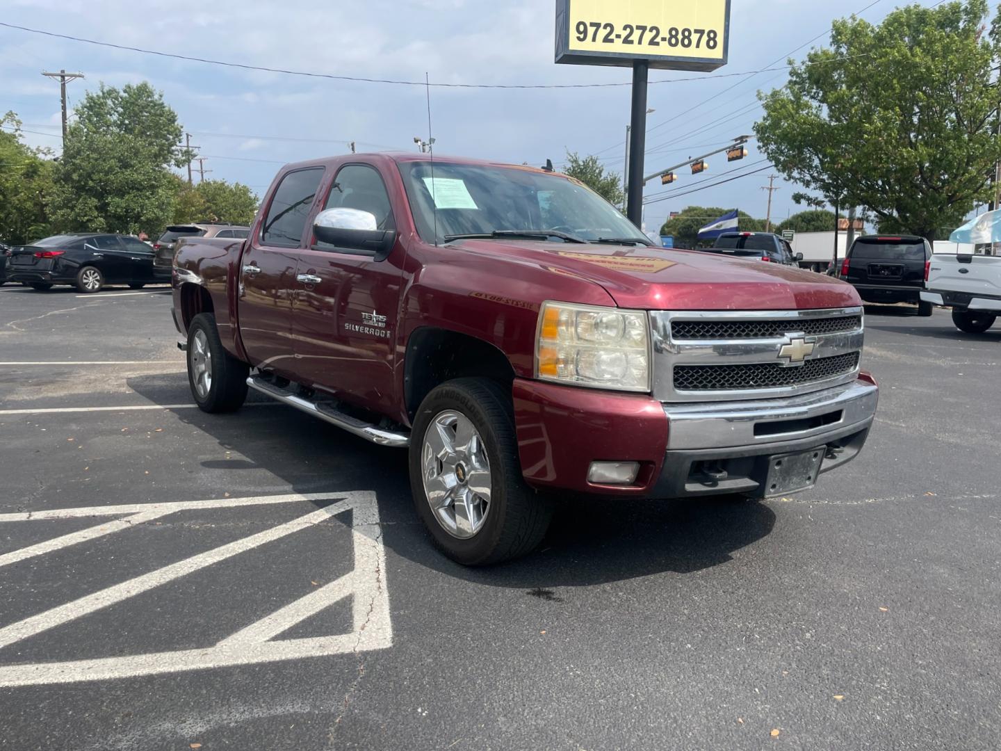 2009 Chevrolet Silverado 1500 LT1 Crew Cab 2WD (3GCEC23J79G) with an 5.3L V8 OHV 16V engine, 4-Speed Automatic transmission, located at 301 S.first st, garland , TX, 75040, (972) 272-8878, 32.910500, -96.631042 - Photo#3