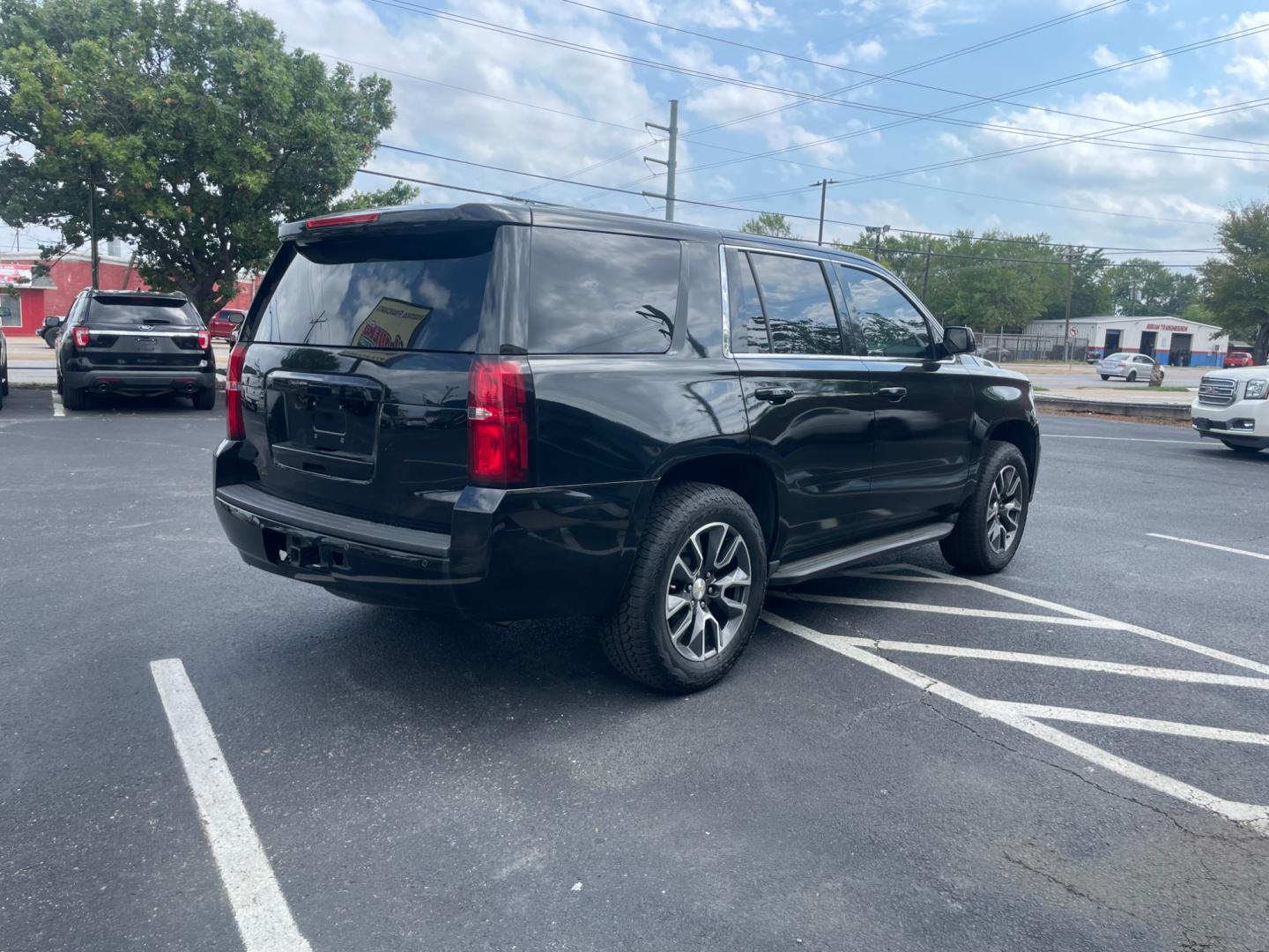 2015 Chevrolet Tahoe 2WD Police (1GNLC2ECXFR) with an 5.3L V8 OHV 16V engine, 6-Speed Automatic transmission, located at 301 S.first st, garland , TX, 75040, (972) 272-8878, 32.910500, -96.631042 - Photo#2