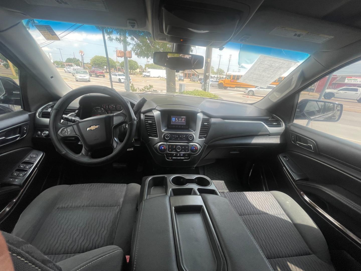 2015 Chevrolet Tahoe 2WD Police (1GNLC2ECXFR) with an 5.3L V8 OHV 16V engine, 6-Speed Automatic transmission, located at 301 S.first st, garland , TX, 75040, (972) 272-8878, 32.910500, -96.631042 - Photo#4