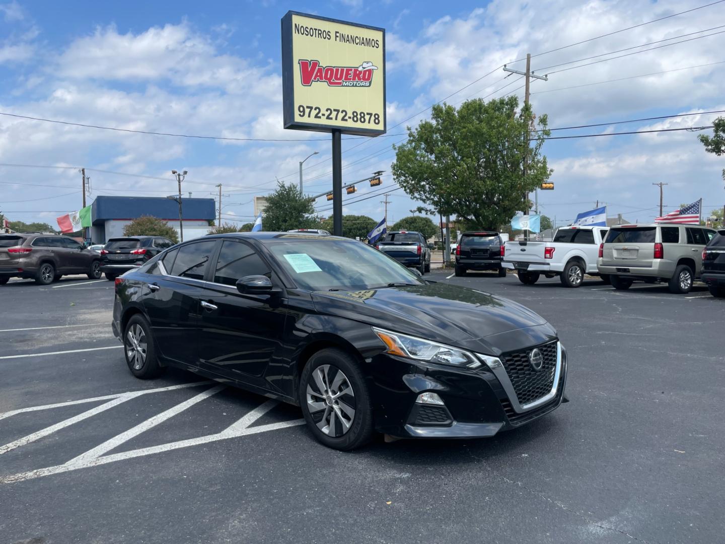 2020 Nissan Altima 2.5 S (1N4BL4BV0LN) with an 2.5L L4 DOHC 16V engine, CVT transmission, located at 301 S.first st, garland , TX, 75040, (972) 272-8878, 32.910500, -96.631042 - Photo#3