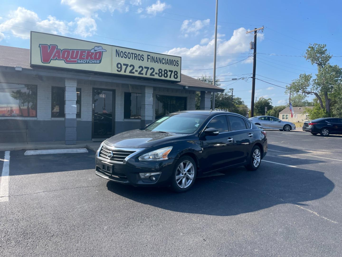 2015 Nissan Altima 2.5 S (1N4AL3AP4FC) with an 2.5L L4 DOHC 16V engine, Continuously Variable Transmission transmission, located at 301 S.first st, garland , TX, 75040, (972) 272-8878, 32.910500, -96.631042 - Photo#0