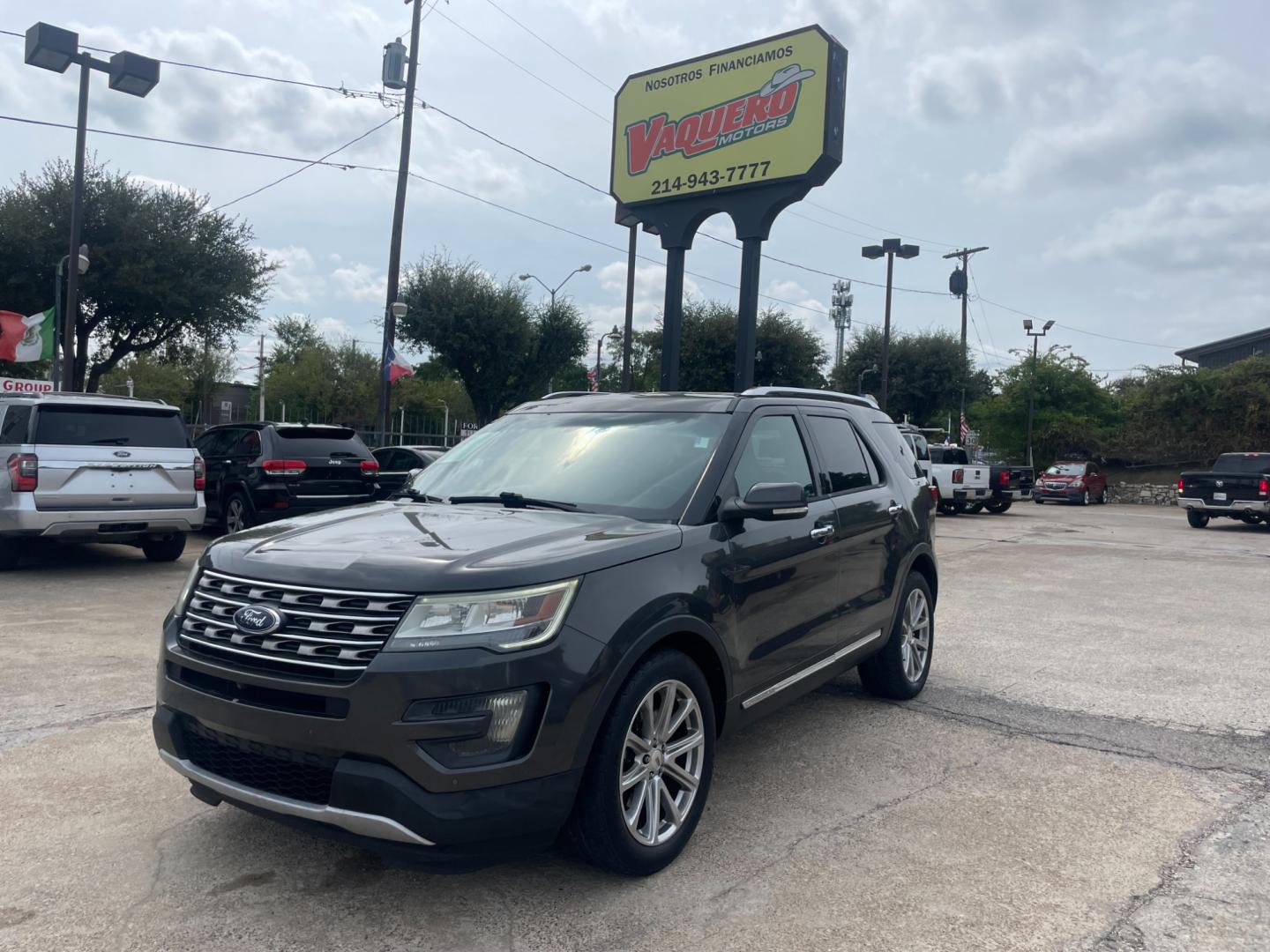 2016 Ford Explorer Limited FWD (1FM5K7F85GG) with an 3.5L V6 DOHC 24V engine, 6-Speed Automatic transmission, located at 945 E. Jefferson Blvd, Dallas, TX, 75203, (214) 943-7777, 32.752514, -96.811630 - Photo#0