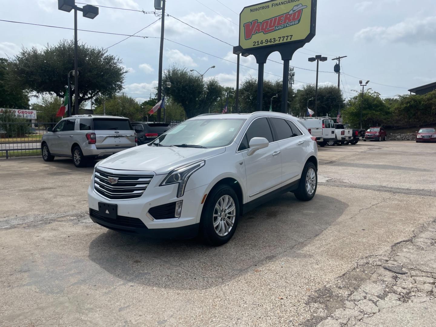 2019 Cadillac XT5 Luxury (1GYKNCRS4KZ) with an 3.6L V6 DOHC 24V engine, 8A transmission, located at 945 E. Jefferson Blvd, Dallas, TX, 75203, (214) 943-7777, 32.752514, -96.811630 - Photo#0