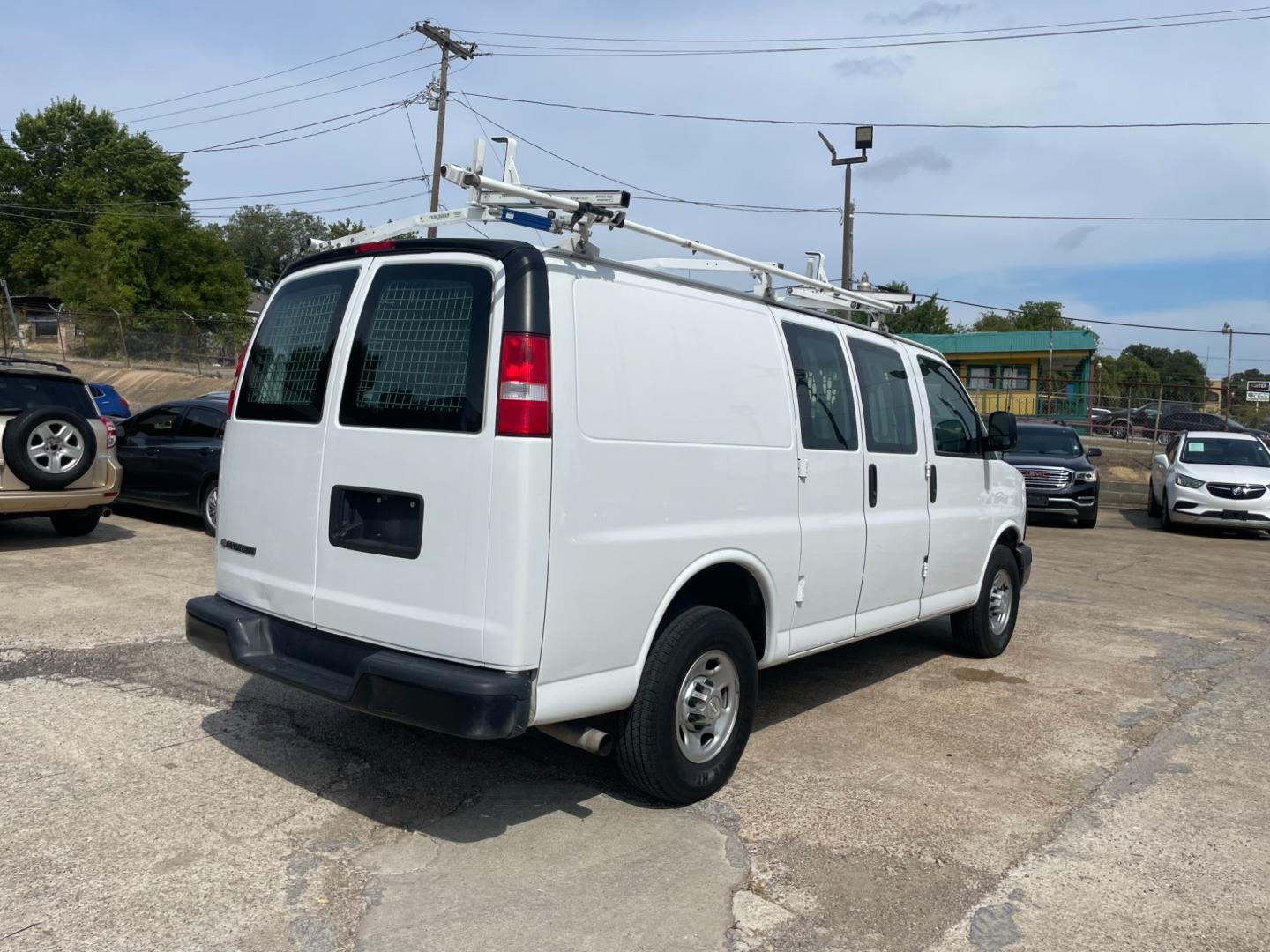 2018 Chevrolet Express 2500 Cargo (1GCWGAFP6J1) with an 4.3L V6 engine, 6A transmission, located at 945 E. Jefferson Blvd, Dallas, TX, 75203, (214) 943-7777, 32.752514, -96.811630 - Photo#2