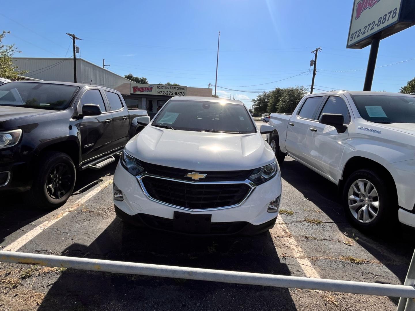 2019 white Chevrolet Equinox LT AWD (2GNAXTEV7K6) with an 1.5L L4 DOHC 16V TURBO engine, 6A transmission, located at 945 E. Jefferson Blvd, Dallas, TX, 75203, (214) 943-7777, 32.752514, -96.811630 - Photo#1