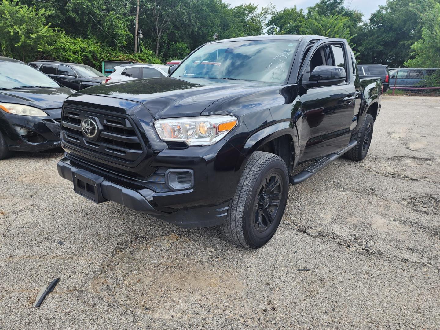 2019 Black Toyota Tacoma SR5 Double Cab Long Bed I4 6AT 2WD (5TFAX5GN7KX) with an 2.7L L4 DOHC 16V engine, 6A transmission, located at 945 E. Jefferson Blvd, Dallas, TX, 75203, (214) 943-7777, 32.752514, -96.811630 - Photo#0