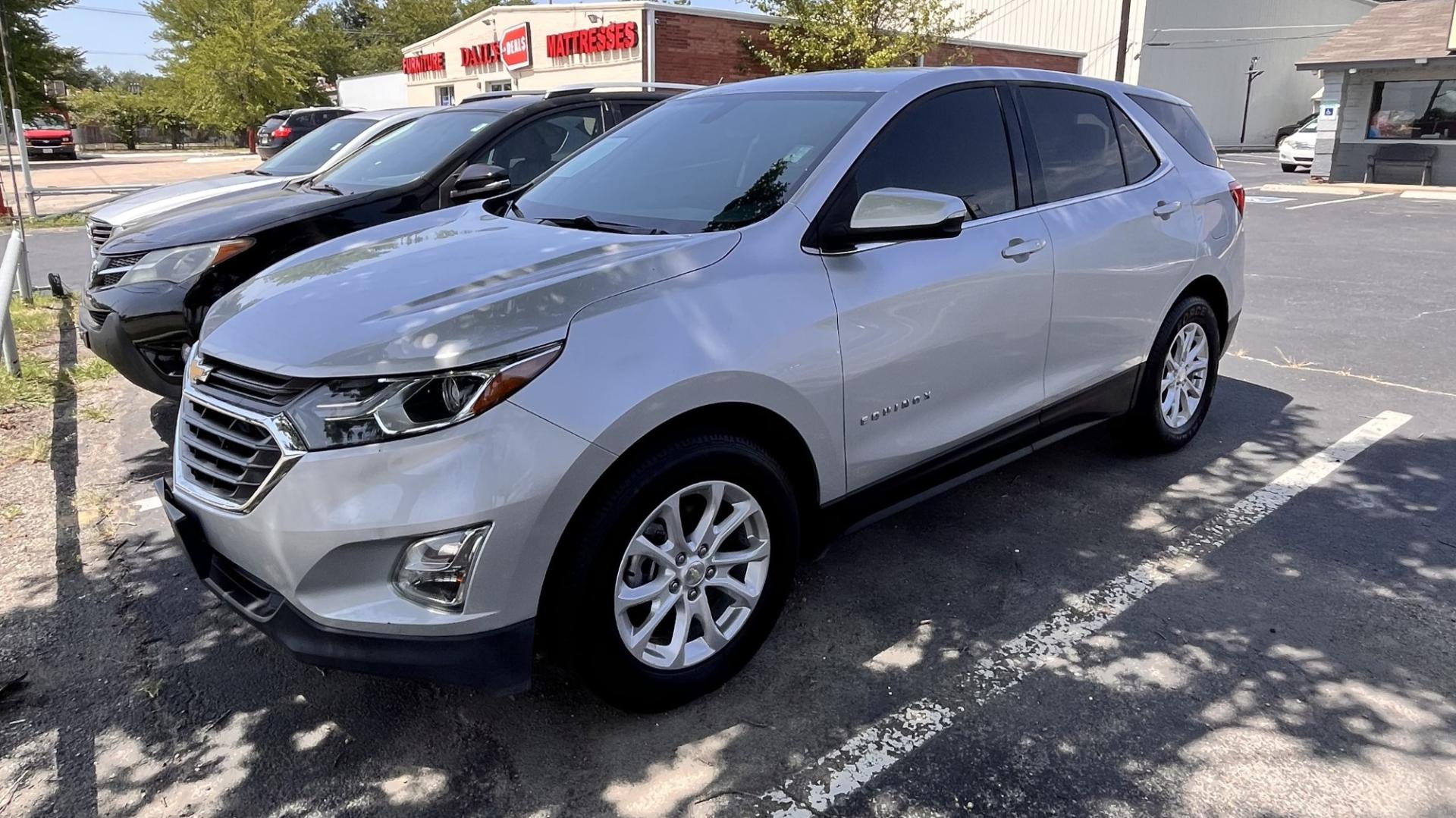 2018 Silver Chevrolet Equinox LT 2WD (3GNAXJEV2JS) with an 1.5L L4 DIR DOHC 16V TURBO engine, 6A transmission, located at 945 E. Jefferson Blvd, Dallas, TX, 75203, (214) 943-7777, 32.752514, -96.811630 - Photo#0