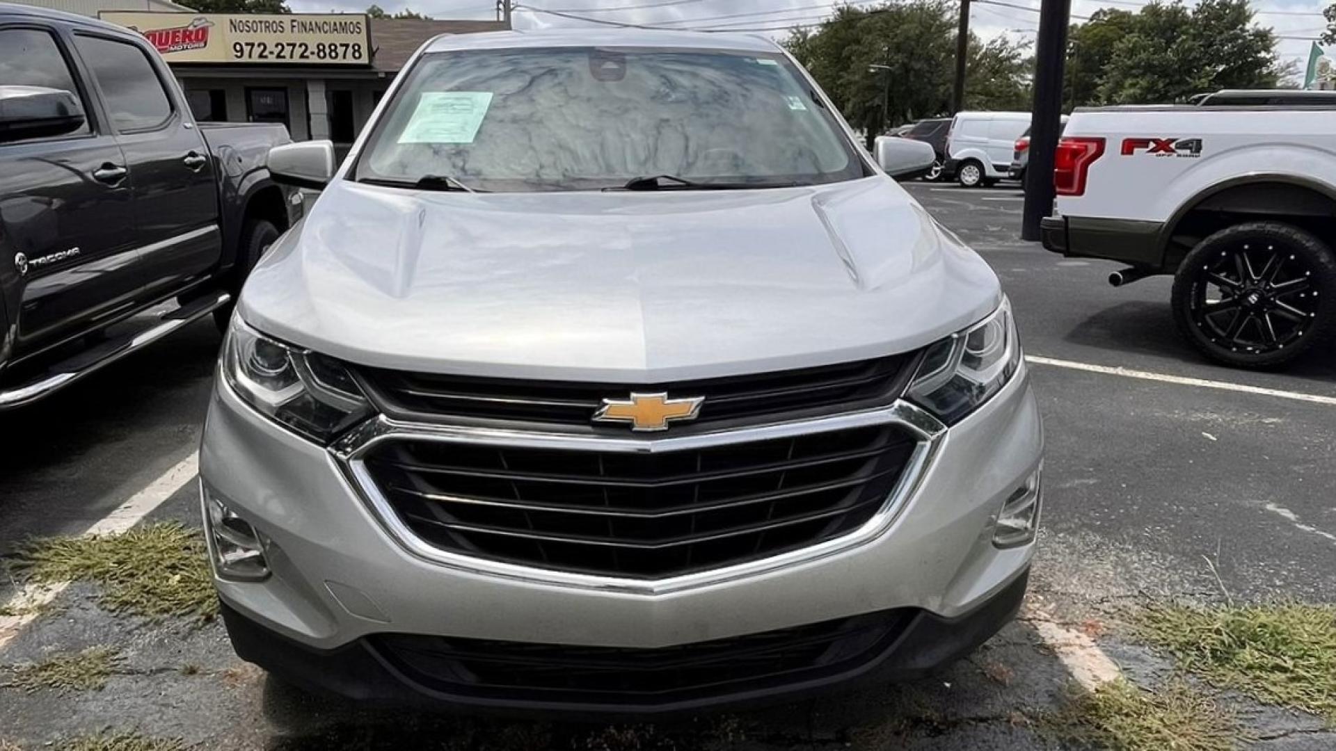 2020 Silver Chevrolet Equinox LT 2WD (2GNAXJEV4L6) with an 1.5L L4 DIR DOHC 16V TURBO engine, 6A transmission, located at 945 E. Jefferson Blvd, Dallas, TX, 75203, (214) 943-7777, 32.752514, -96.811630 - Photo#1