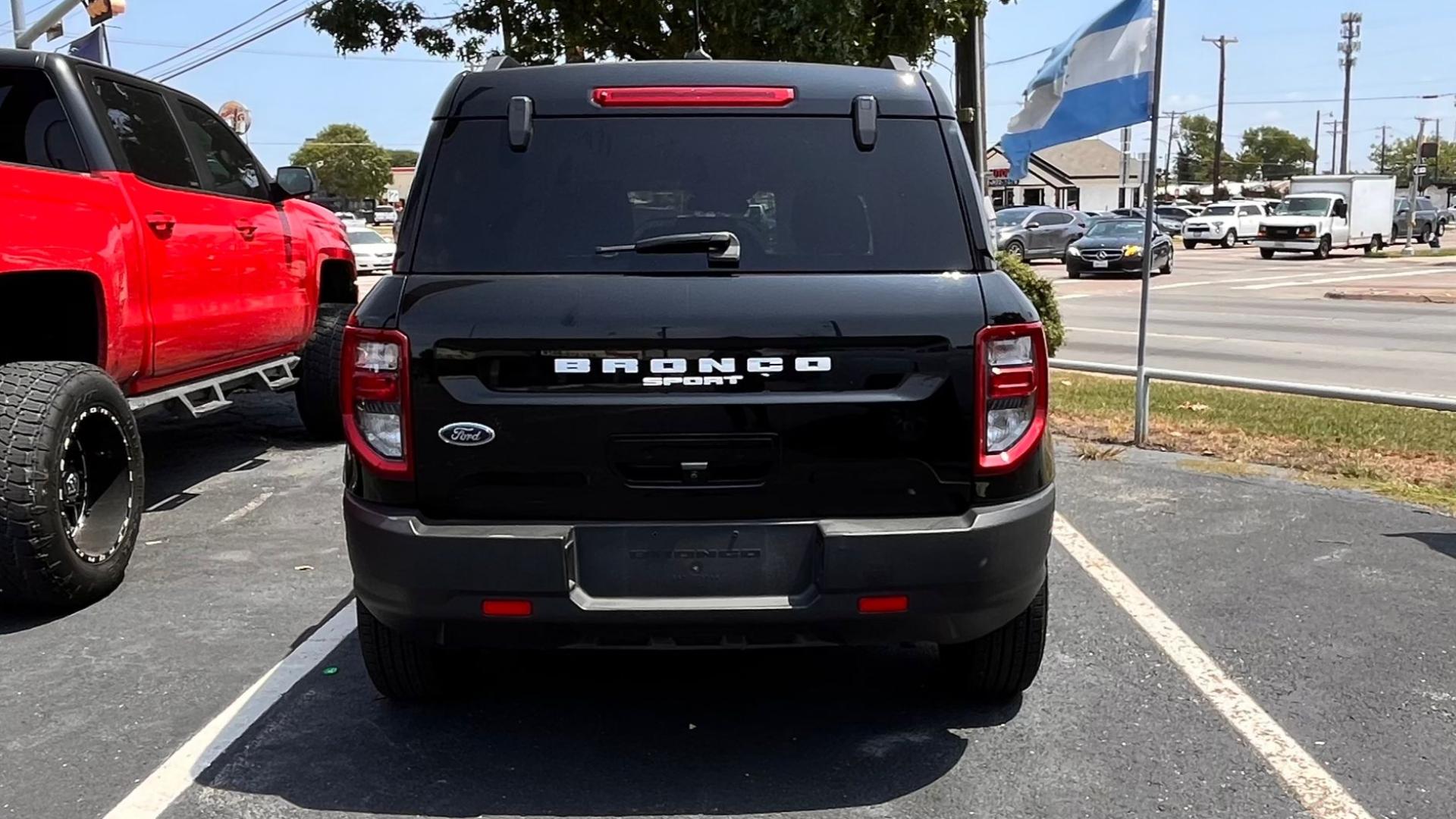 2021 Black Ford Bronco Sport Big Bend (3FMCR9B61MR) with an 1.5L L3 engine, 8A transmission, located at 945 E. Jefferson Blvd, Dallas, TX, 75203, (214) 943-7777, 32.752514, -96.811630 - Photo#3