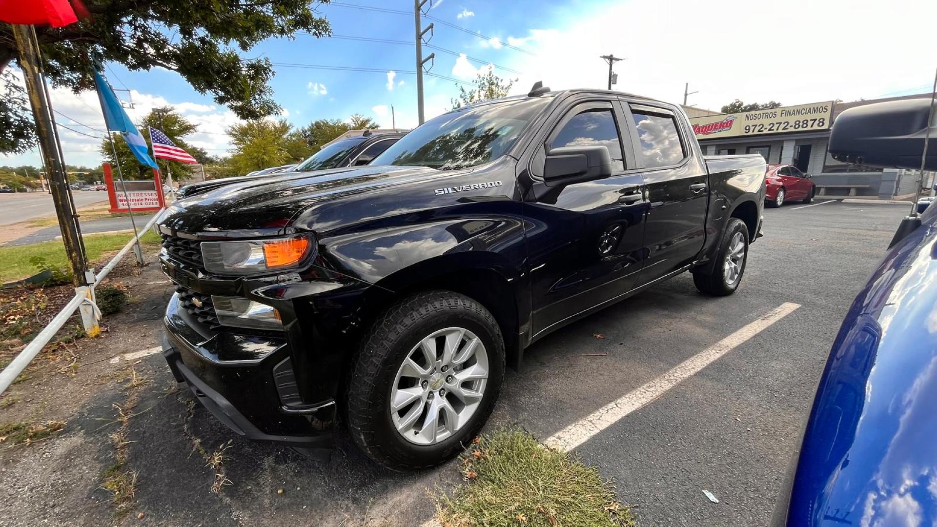 2021 /Black Chevrolet Silverado 1500 Custom Crew Cab Short Box 2WD (3GCPWBEK9MG) with an 2.7L L4 DOHC 16V TURBO engine, 6A transmission, located at 945 E. Jefferson Blvd, Dallas, TX, 75203, (214) 943-7777, 32.752514, -96.811630 - Photo#0