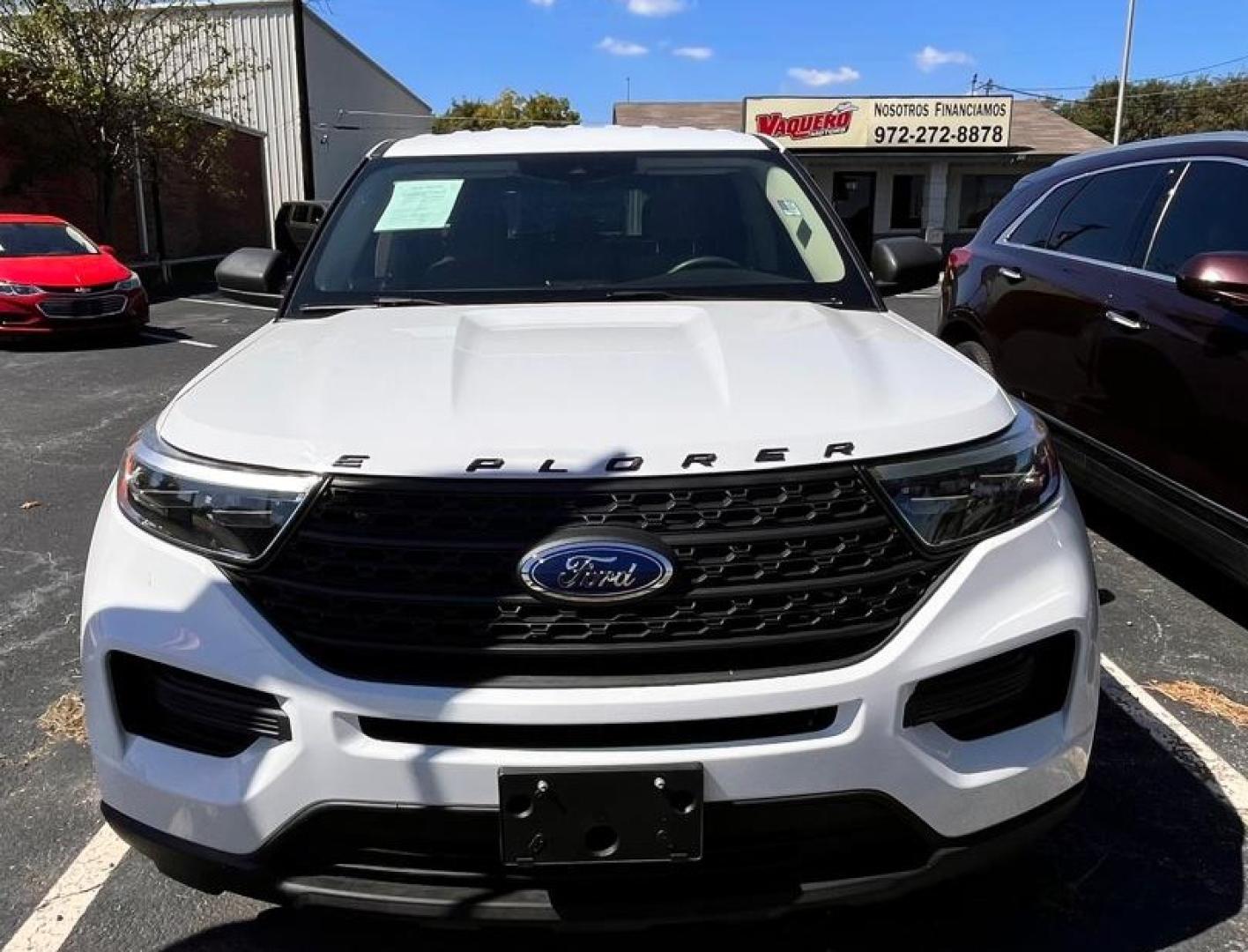 2021 white Ford Explorer Base (1FMSK7BH5MG) with an 2.3L L4 DOHC 16V engine, 10A transmission, located at 945 E. Jefferson Blvd, Dallas, TX, 75203, (214) 943-7777, 32.752514, -96.811630 - Photo#1