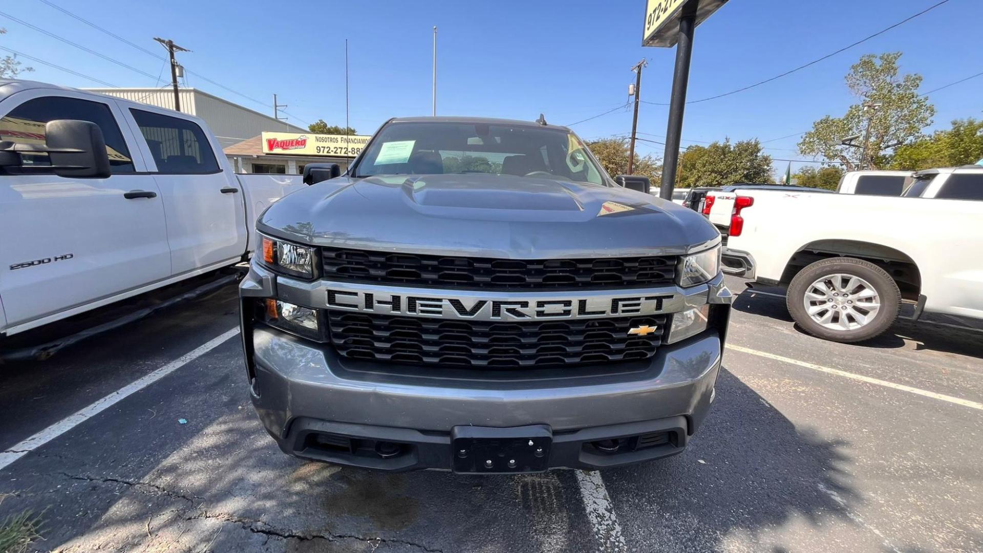 2020 Chevrolet Silverado 1500 Custom Crew Cab Short Box 2WD (3GCPWBEK9LG) with an 2.7L L4 DOHC 16V TURBO engine, 6A transmission, located at 945 E. Jefferson Blvd, Dallas, TX, 75203, (214) 943-7777, 32.752514, -96.811630 - Photo#1