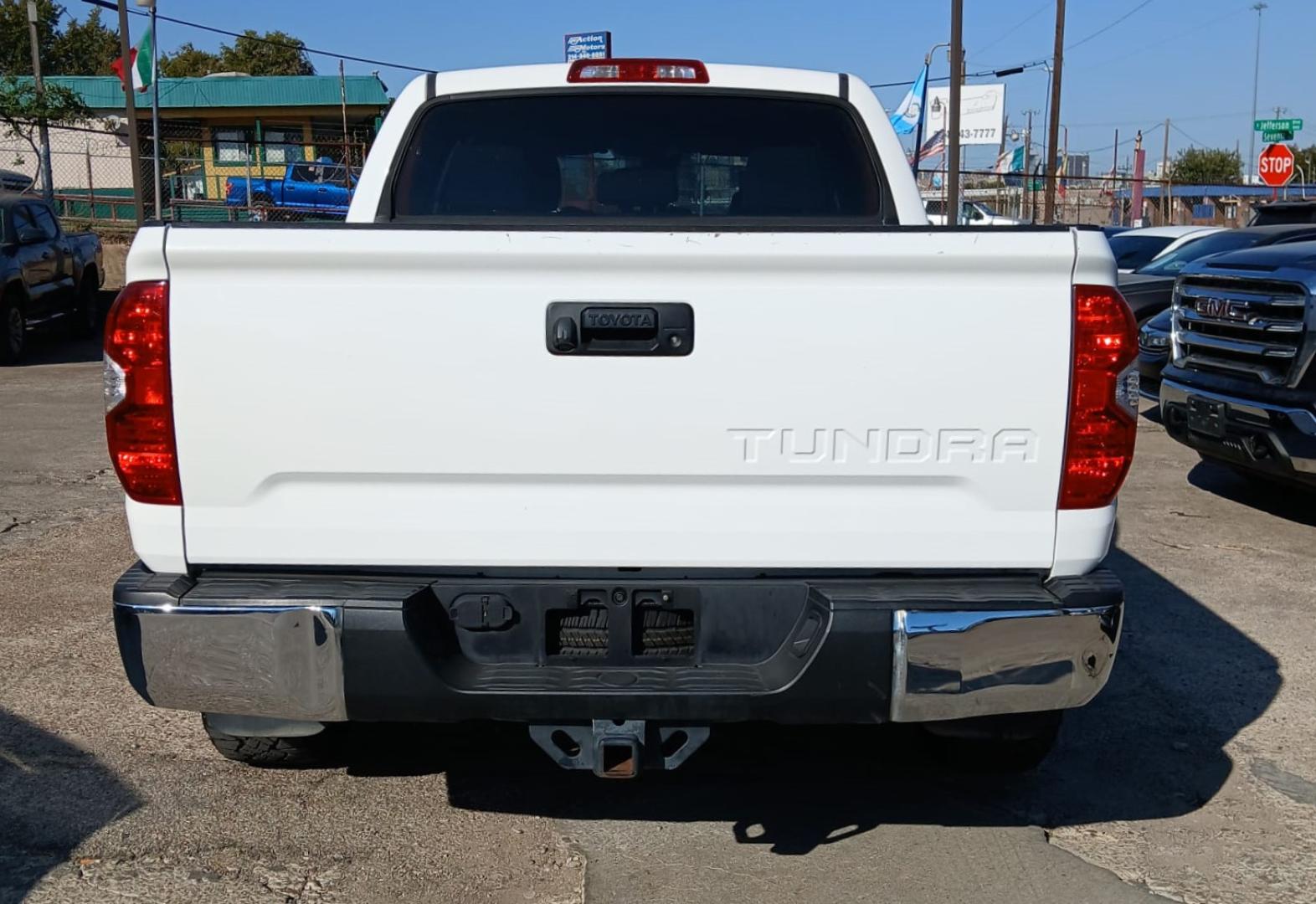 2018 white Toyota Tundra SR5 4.6L V8 CrewMax 2WD (5TFEM5F19JX) with an 4.6L V8 DOHC 32V engine, 6A transmission, located at 945 E. Jefferson Blvd, Dallas, TX, 75203, (214) 943-7777, 32.752514, -96.811630 - Photo#2