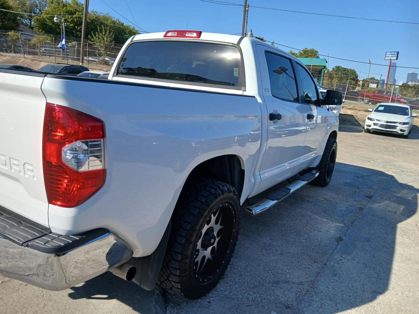 2018 white Toyota Tundra SR5 4.6L V8 CrewMax 2WD (5TFEM5F19JX) with an 4.6L V8 DOHC 32V engine, 6A transmission, located at 945 E. Jefferson Blvd, Dallas, TX, 75203, (214) 943-7777, 32.752514, -96.811630 - Photo#1