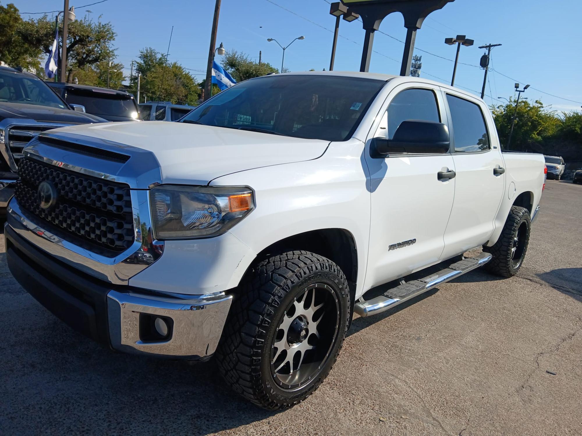 photo of 2018 Toyota Tundra SR5 4.6L V8 CrewMax 2WD