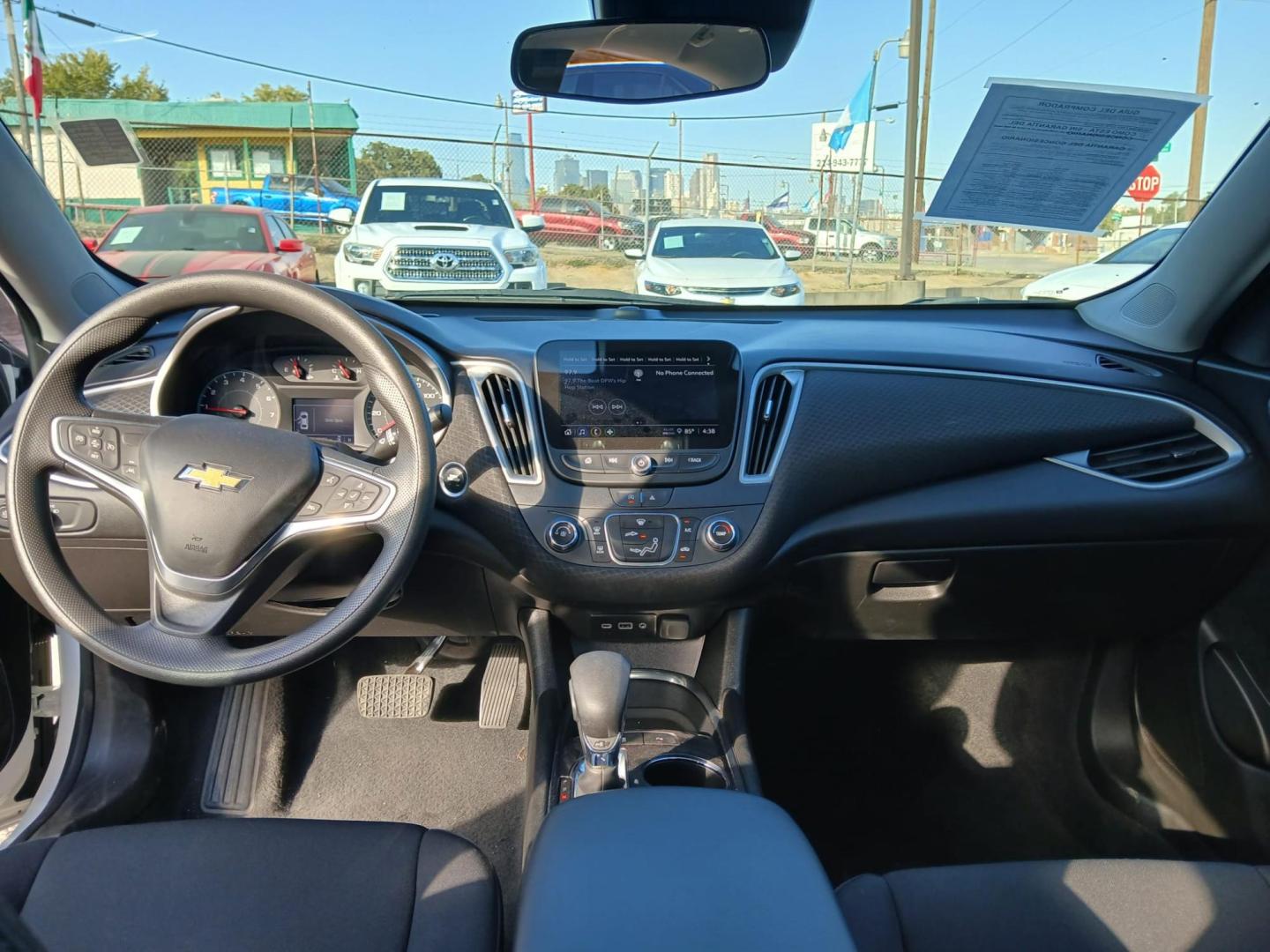 2022 Chevrolet Malibu 1FL (1G1ZC5ST7NF) with an 1.5L L4 DOHC 16V engine, 6A transmission, located at 945 E. Jefferson Blvd, Dallas, TX, 75203, (214) 943-7777, 32.752514, -96.811630 - Photo#4