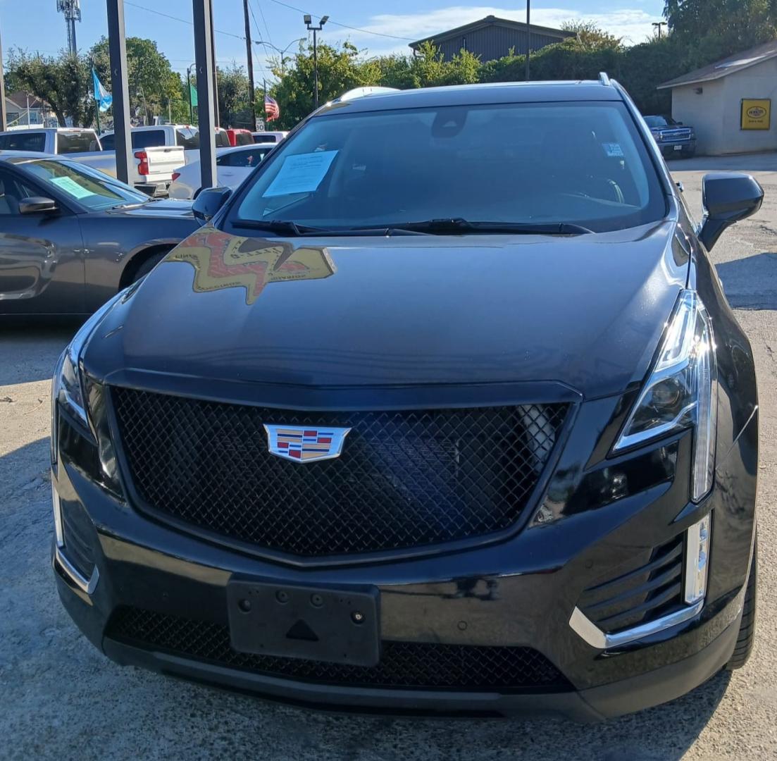 2019 Black Cadillac XT5 Premium Luxury (1GYKNERS4KZ) with an 3.6L V6 DOHC 24V engine, 8A transmission, located at 945 E. Jefferson Blvd, Dallas, TX, 75203, (214) 943-7777, 32.752514, -96.811630 - Photo#1