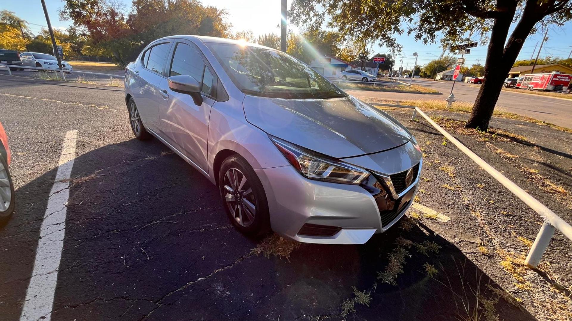 2020 Silver Nissan Versa SV (3N1CN8EV2LL) with an 1.6L L4 DOHC 16V engine, CVT transmission, located at 945 E. Jefferson Blvd, Dallas, TX, 75203, (214) 943-7777, 32.752514, -96.811630 - Photo#2