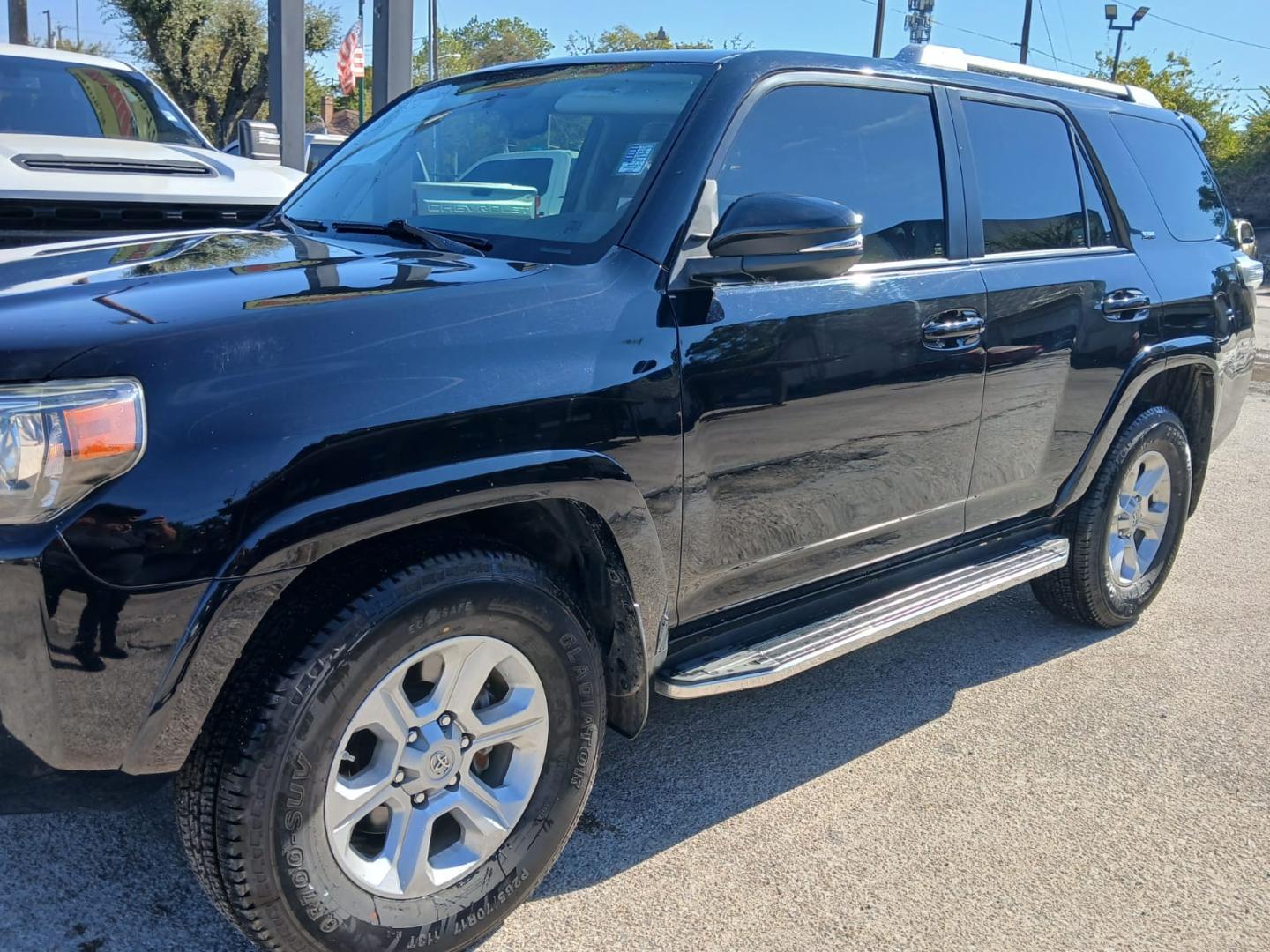 2018 Black Toyota 4Runner SR5 2WD (JTEZU5JR9J5) with an 4.0L V6 DOHC 24V engine, 5A transmission, located at 945 E. Jefferson Blvd, Dallas, TX, 75203, (214) 943-7777, 32.752514, -96.811630 - Photo#0