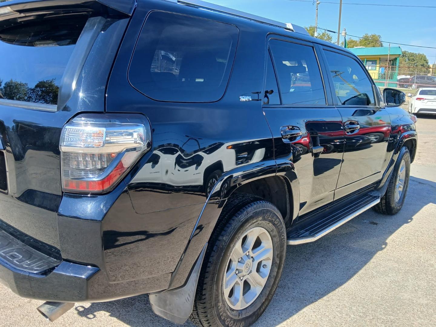 2018 Black Toyota 4Runner SR5 2WD (JTEZU5JR9J5) with an 4.0L V6 DOHC 24V engine, 5A transmission, located at 945 E. Jefferson Blvd, Dallas, TX, 75203, (214) 943-7777, 32.752514, -96.811630 - Photo#2