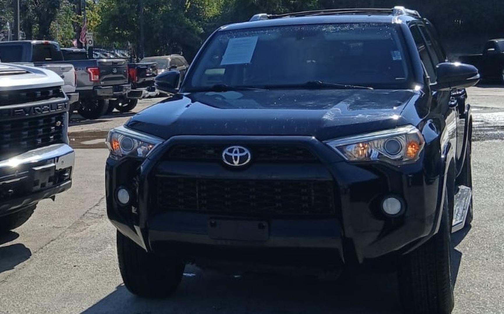 2018 Black Toyota 4Runner SR5 2WD (JTEZU5JR9J5) with an 4.0L V6 DOHC 24V engine, 5A transmission, located at 945 E. Jefferson Blvd, Dallas, TX, 75203, (214) 943-7777, 32.752514, -96.811630 - Photo#1