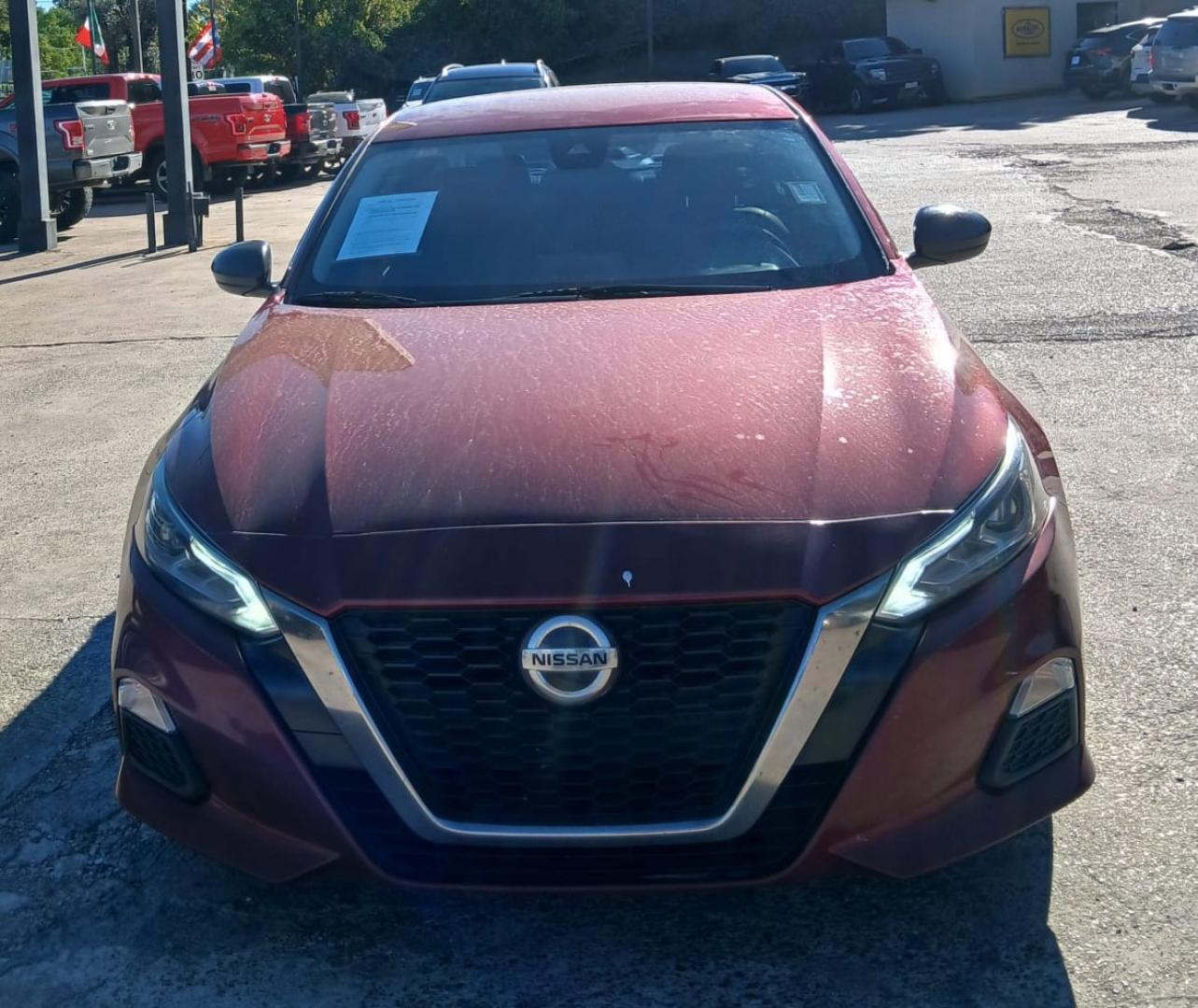 2020 Red Nissan Altima 2.5 SR (1N4BL4CV8LC) with an 2.5L L4 DOHC 16V engine, CVT transmission, located at 945 E. Jefferson Blvd, Dallas, TX, 75203, (214) 943-7777, 32.752514, -96.811630 - Photo#1