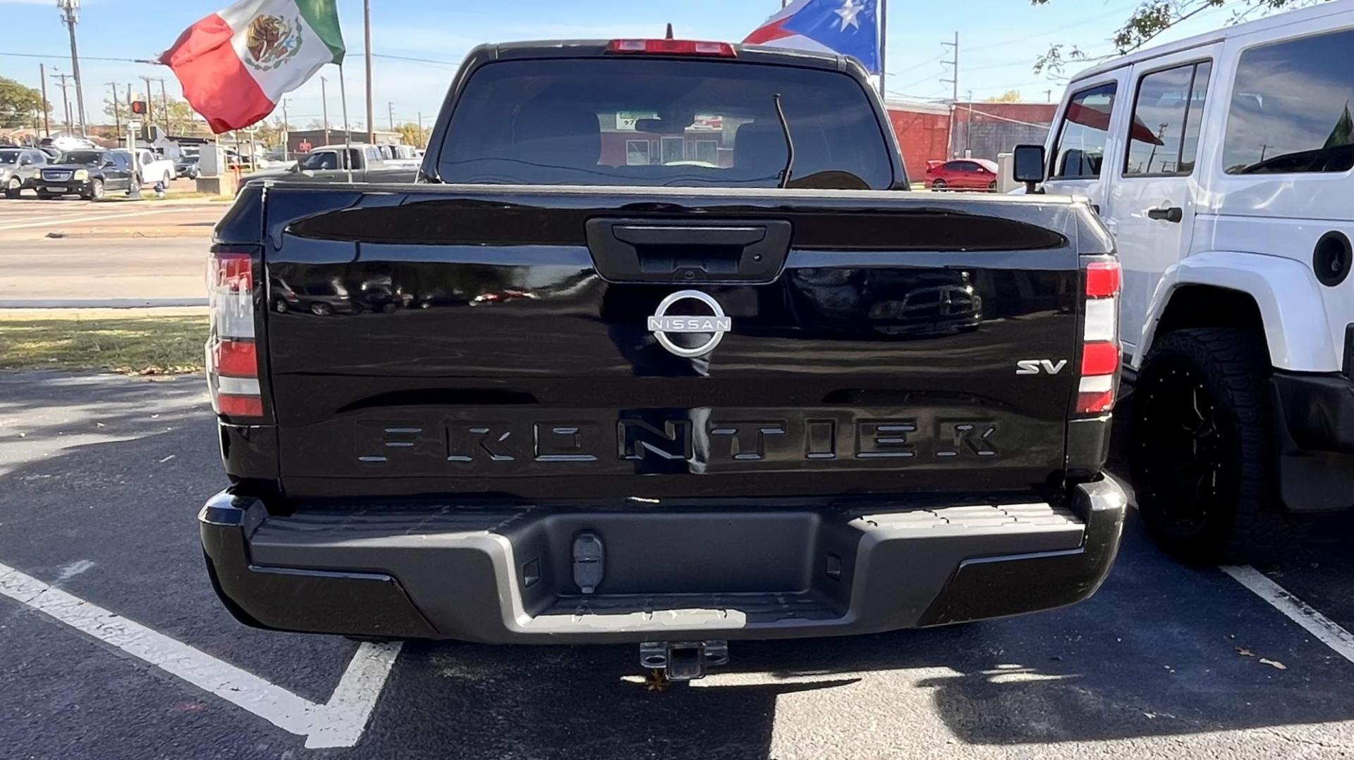 2023 Black Nissan Frontier S Crew Cab 2WD (1N6ED1EJ4PN) with an 3.8L V6 DOHC 24V engine, 9A transmission, located at 945 E. Jefferson Blvd, Dallas, TX, 75203, (214) 943-7777, 32.752514, -96.811630 - Photo#3