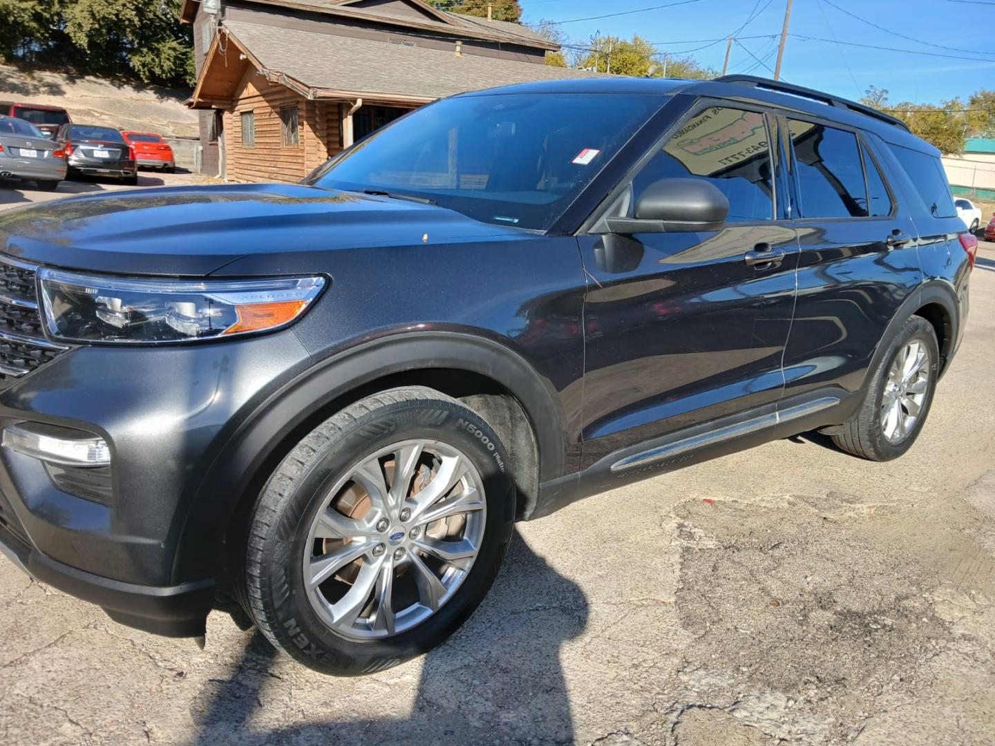 2021 Gray Ford Explorer XLT (1FMSK7DH4MG) with an 2.3L L4 DOHC 16V engine, 10A transmission, located at 945 E. Jefferson Blvd, Dallas, TX, 75203, (214) 943-7777, 32.752514, -96.811630 - Photo#0