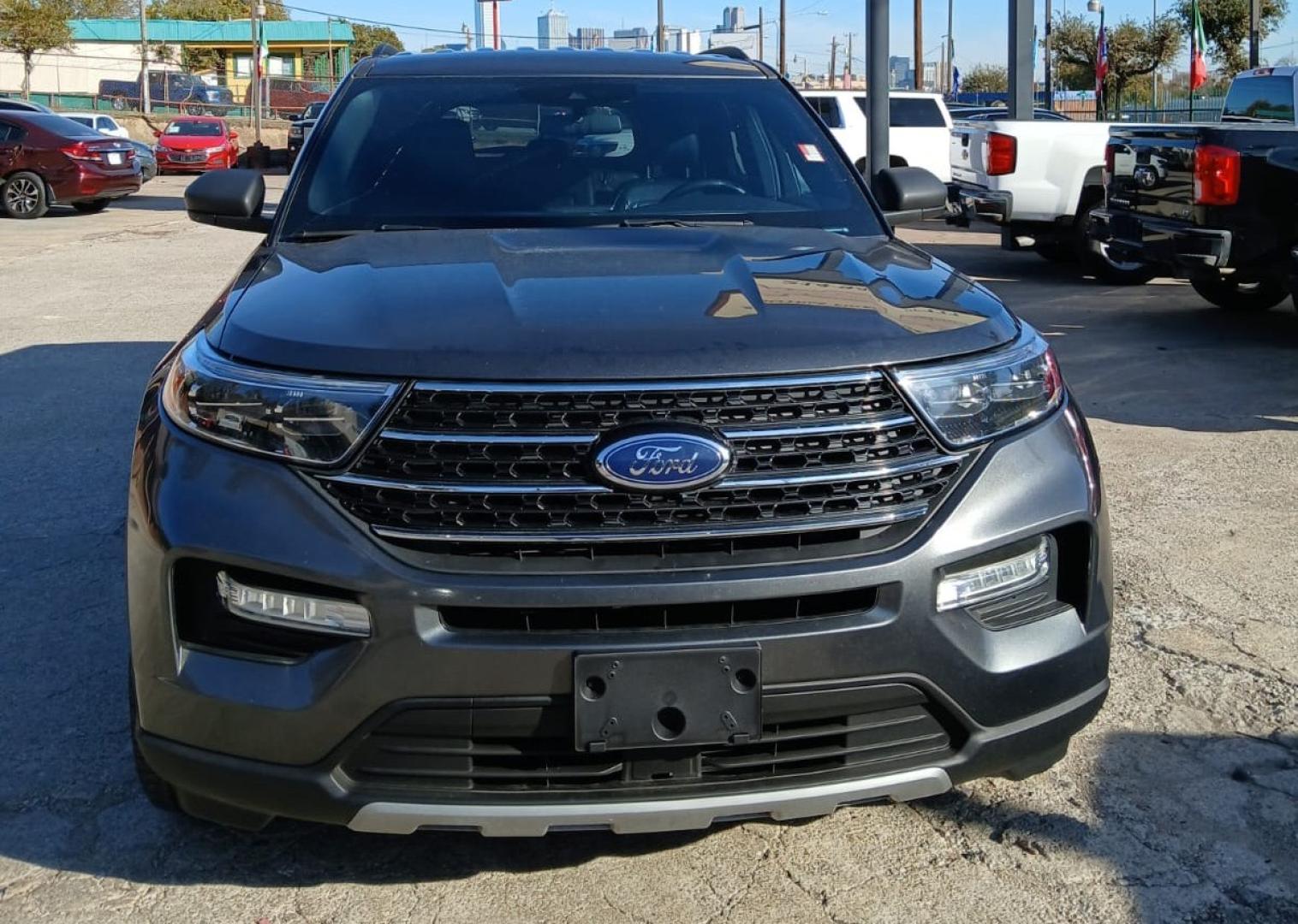 2021 Gray Ford Explorer XLT (1FMSK7DH4MG) with an 2.3L L4 DOHC 16V engine, 10A transmission, located at 945 E. Jefferson Blvd, Dallas, TX, 75203, (214) 943-7777, 32.752514, -96.811630 - Photo#1