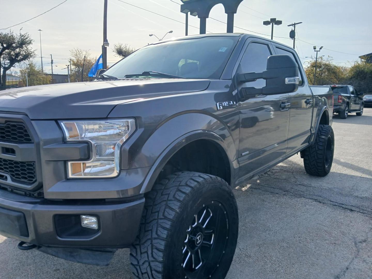 2017 Gray Ford F-150 XLT SuperCrew 6.5-ft. Bed 4WD (1FTEW1EGXHK) with an 3.5L V6 TURBO engine, 6A transmission, located at 945 E. Jefferson Blvd, Dallas, TX, 75203, (214) 943-7777, 32.752514, -96.811630 - Photo#0