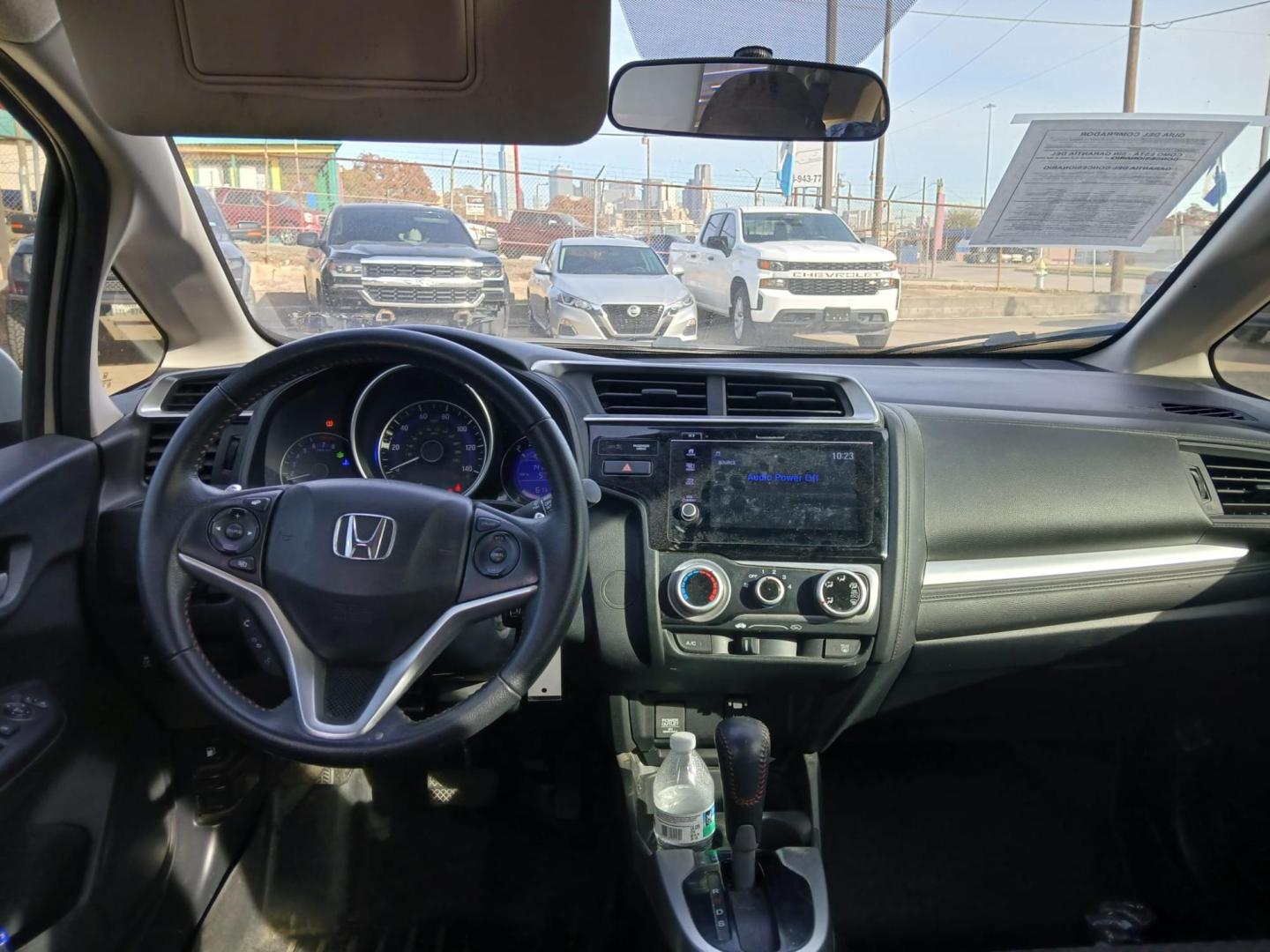 2020 white Honda Fit Sport CVT (3HGGK5H69LM) with an 1.5L L4 SOHC 16V engine, CVT transmission, located at 945 E. Jefferson Blvd, Dallas, TX, 75203, (214) 943-7777, 32.752514, -96.811630 - Photo#4