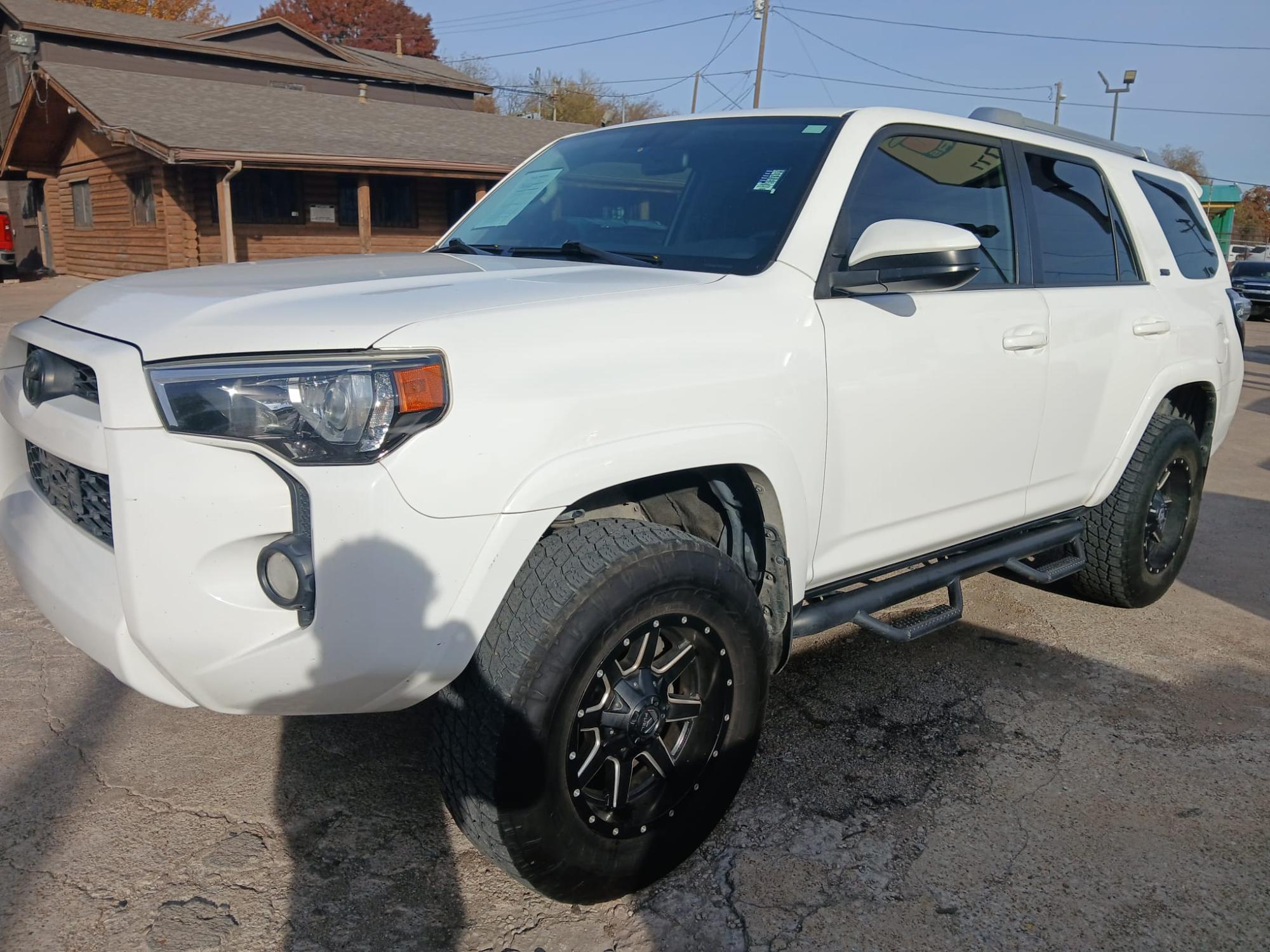 photo of 2016 Toyota 4Runner SR5 2WD