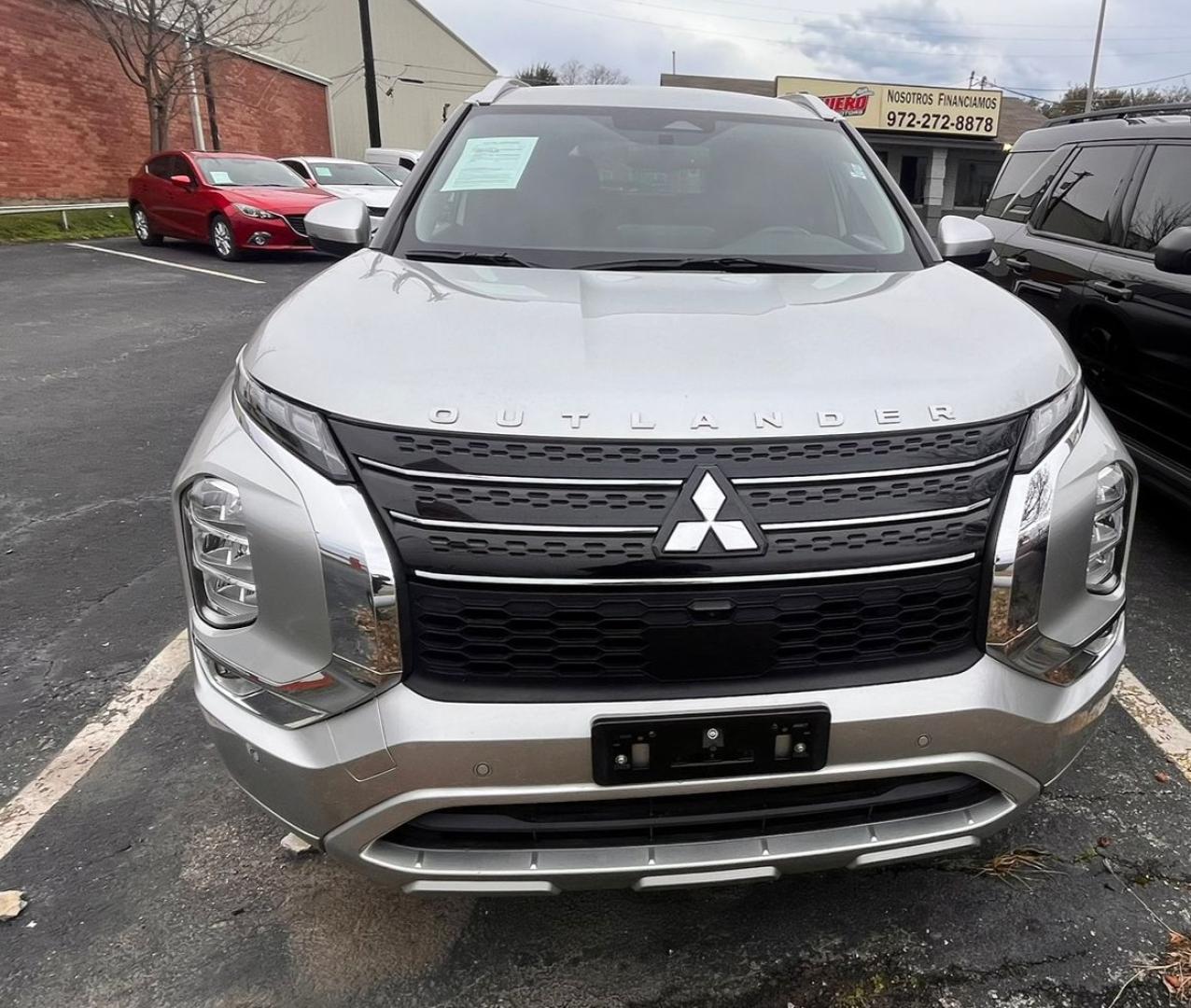 2022 Silver /Black Mitsubishi Outlander SEL 2WD (JA4J3VA81NZ) with an 2.4L L4 DOHC 16V engine, CVT transmission, located at 945 E. Jefferson Blvd, Dallas, TX, 75203, (214) 943-7777, 32.752514, -96.811630 - Photo#1